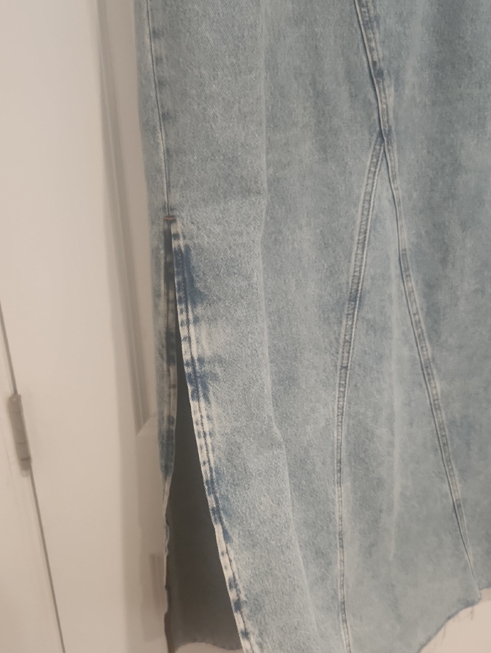Levi's Light Blue Denim Maxi Skirt Button Fly Raw Hem - Picture 5 of 13
